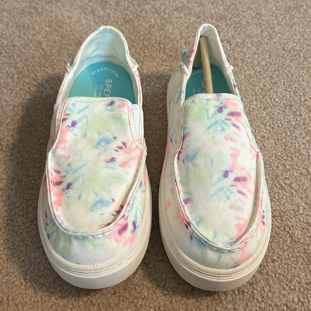 Brand new girls salty washable tie-dye Sperry top slider memory foam slip on